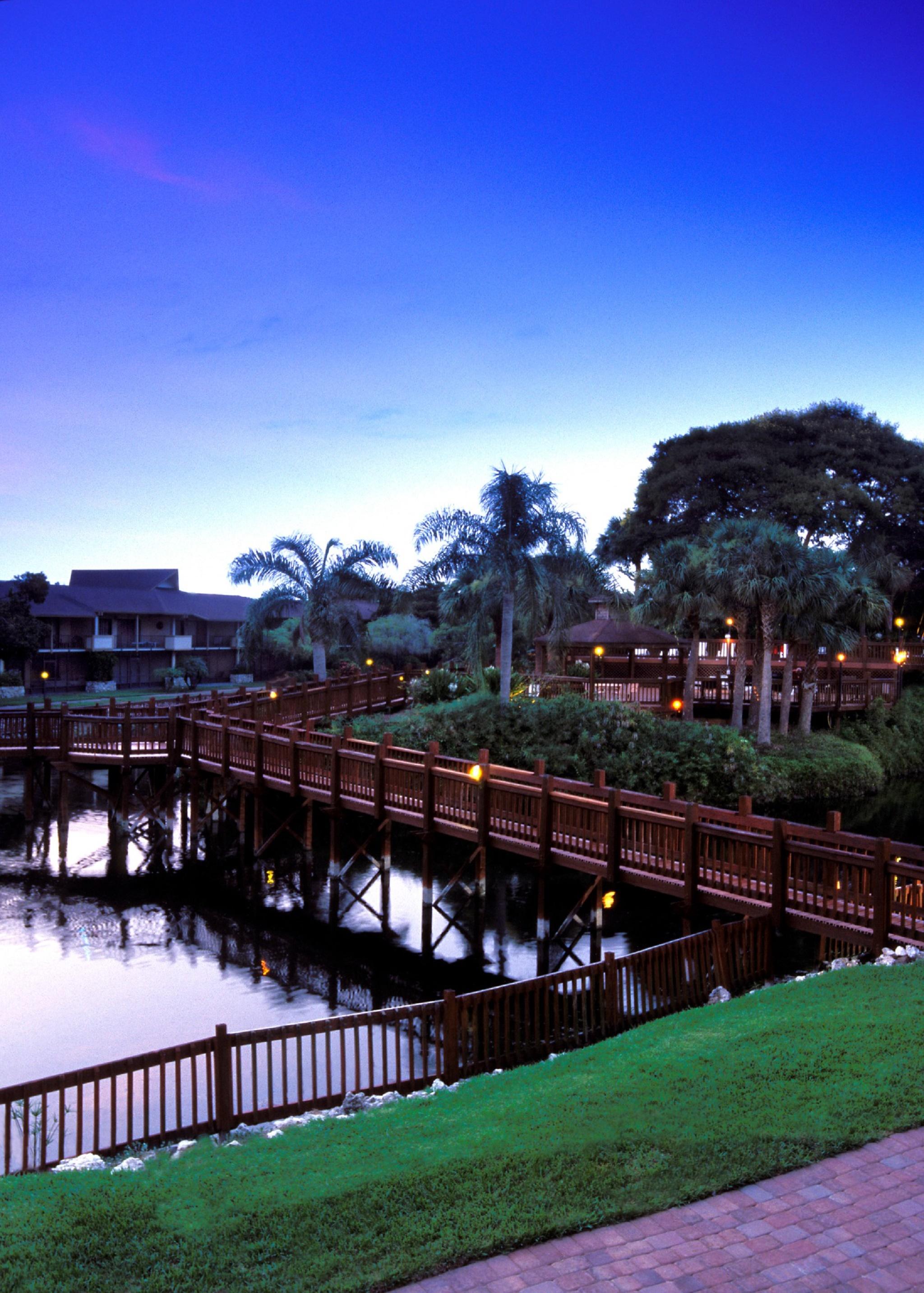 Park Shore Resort By Mike Z Rentals (Adults Only) North North Naples Eksteriør bilde