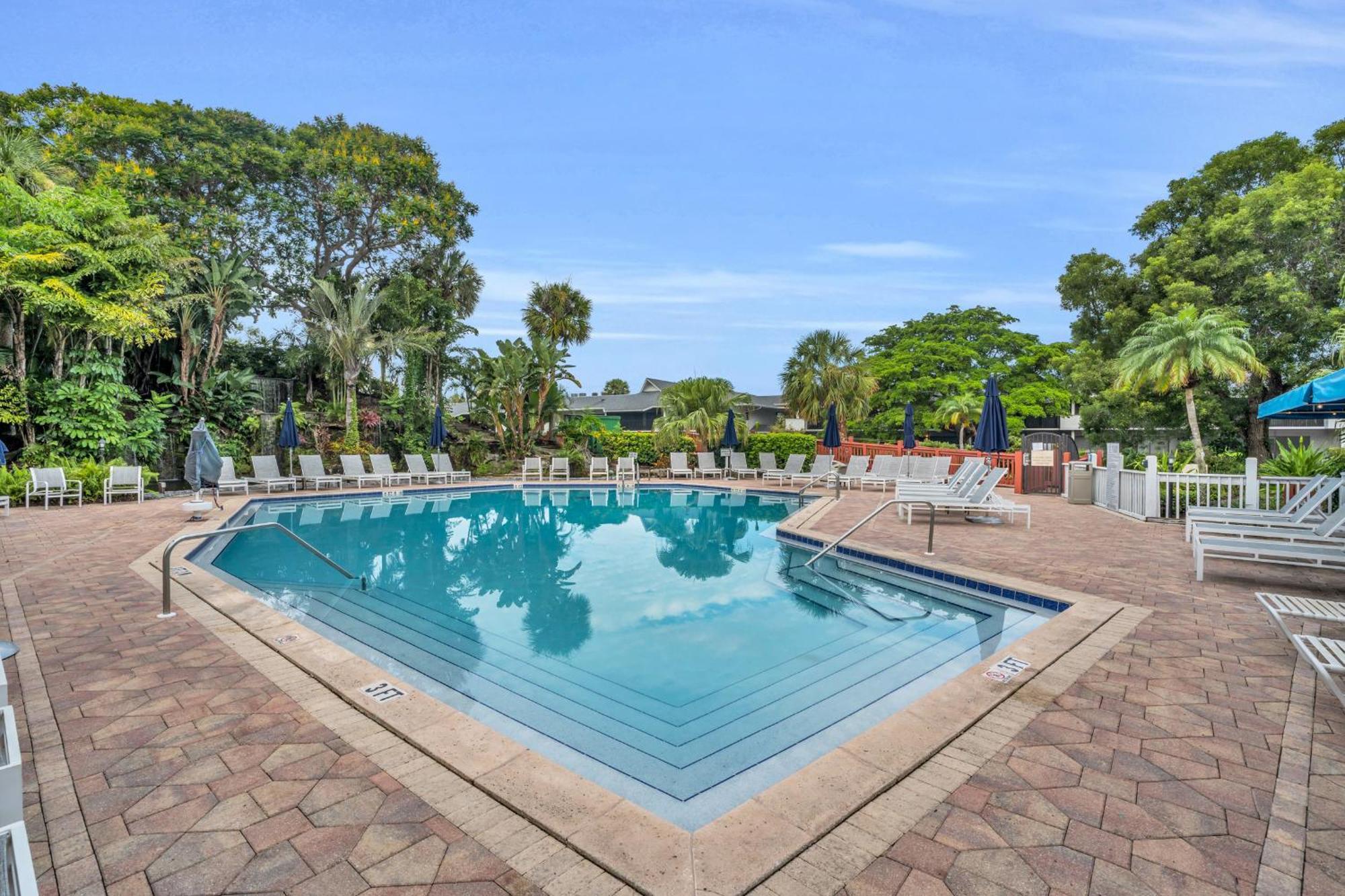 Park Shore Resort By Mike Z Rentals (Adults Only) North North Naples Eksteriør bilde